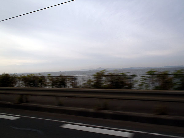 対岸は三浦半島